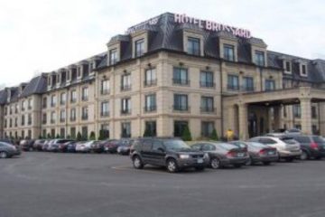 hotel-brossard-hotel-300x200.jpg