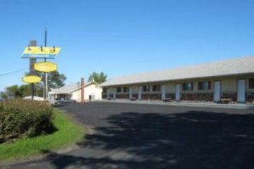 motel-carleton-sur-mer-entree-du-motel-300x200.jpg